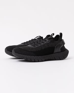 Motion Trainers in Black
