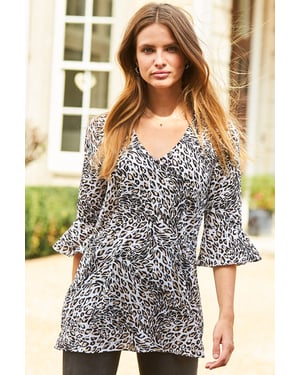 White Leopard Print 3/4 Sleeve Fluted Cuff Top