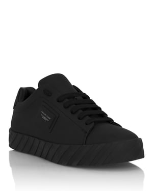 Lo-Top Sneakers Placca