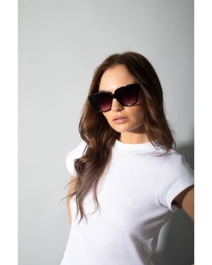 Oversized cat eye sunglasses