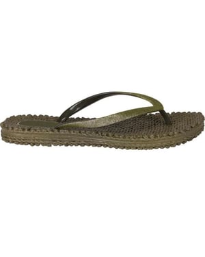 Ilse Jacobsen Cheerful01 410 army