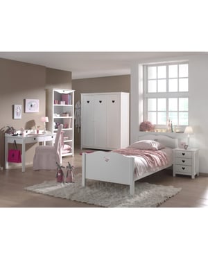 Lucevi amori bed + lattenbodem + nachtkastje + 3 deurs kleerkast + bureau +