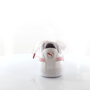 Puma Basket Heart AOP Dam Vit Träningsskor