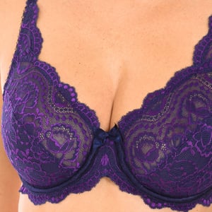 Women's non-padded lace underwire bra 05832 for natural bust support