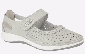 Boulevard Madison Shoes Womens