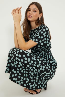 Spot Shirred Waist Short Sleeve Midi Dress