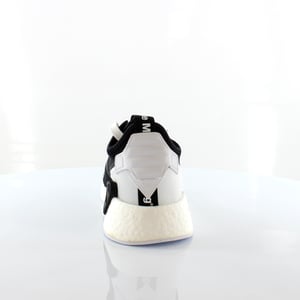 Adidas x Mountaineering NMD R2 - Svarta träningsskor för herrar