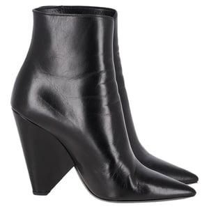 Saint Laurent Ankelstövletter med pyramidklack i svart läder