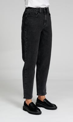 De Originele Performance Mom Jeans - Gewassen Zwarte Denim