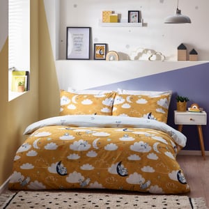 Peter Rabbit TM Sleepy Head Reversible Duvet Cover Set