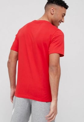 Nike Sportswear T Shirt Club in Red