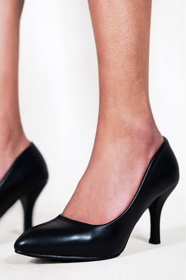 Where's That From Womens 'Paola' Mid High Heel Court Pump Shoes With Pointed Toe