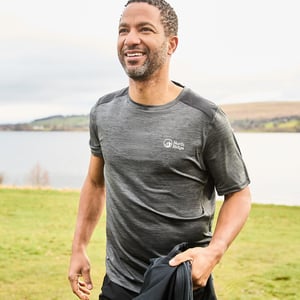 North Ridge Men's Move Lightweight and Breathable T-Shirt, Short Sleeve Baselayer Top