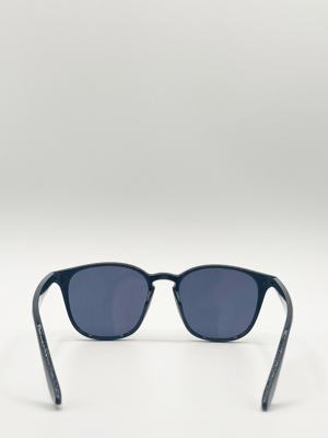Rounded wayfarer style sunglasses