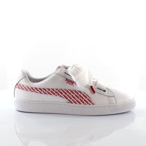 Puma Basket Heart AOP Dam Vit Träningsskor