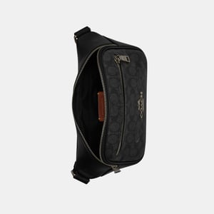Elias Belt Bag in Signature