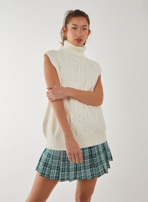 Sleeveless Knit Turtleneck