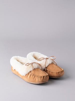 Ladies' Sheepskin Moccasins in Tan