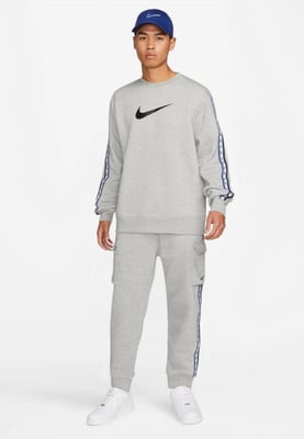 Nike Fleece Sportswear heren trainingspak met ronde hals in grijs