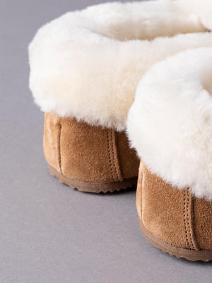 Ladies' Sheepskin Moccasins in Tan