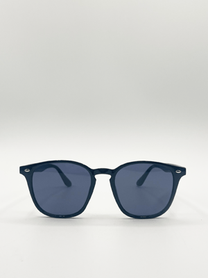 Rounded wayfarer style sunglasses