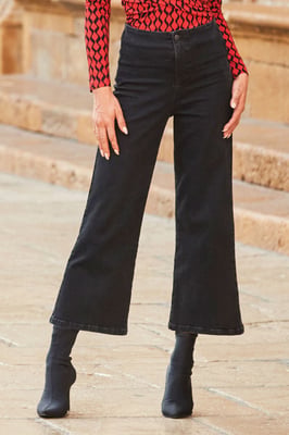 Black Wide Leg Cropped Jeans