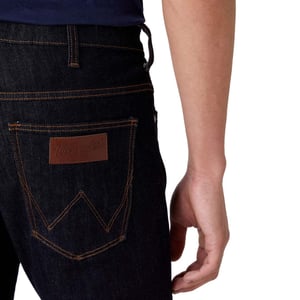 Wrangler Larston dark rinse slim tapered