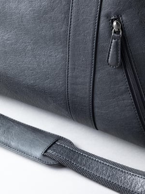 Discoverer Large Leather Holdall in Black