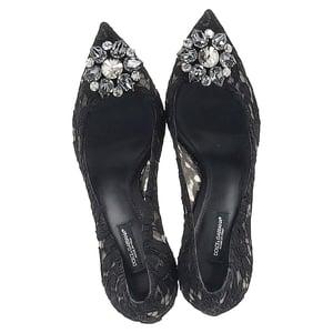 Dolce & Gabbana Spets Regnbågs Pumpar med Brosch i Svart Rayon