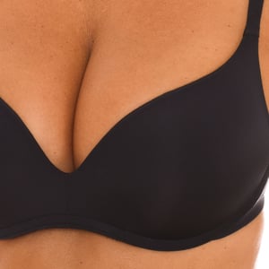 Trådlös push-up-bh för kvinnor 007HE. Förstärkning, stöd och en touch av elegans.