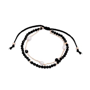 Luxere armband, gemaakt van metaallegering en hydrothermische onyxkwarts met 18K vergulde afwerking