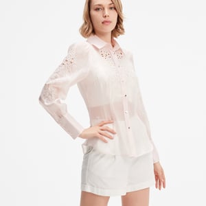 Blus i broderad organza