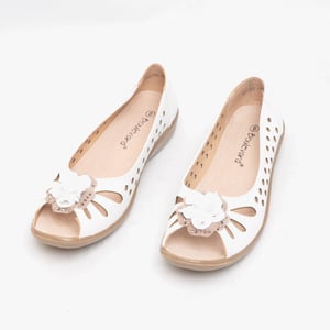 Boulevard Mia Flower Womens