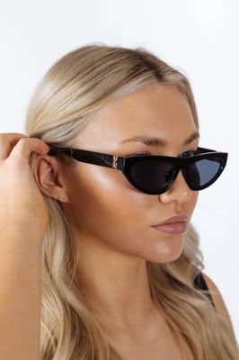 Retro Oval Sunglasses in Black