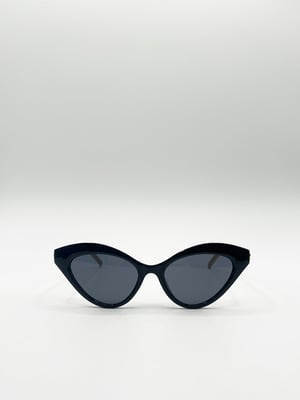 Cat-Eye Sunglasses in Black
