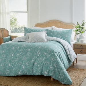 Wylder  Bella Reversible Floral Duvet Set