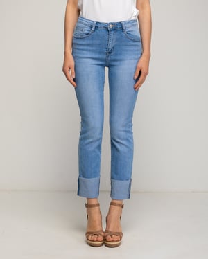 Utsvängda raka jeans