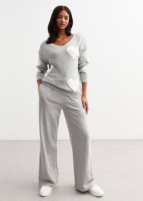 Grey V Neck Oversized Heart Knit JumperGrijze V-hals oversized gebreide hart trui