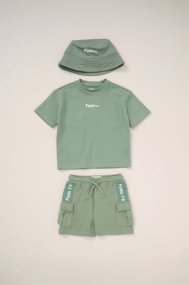 T-Shirt, Shorts and Bucket Hat