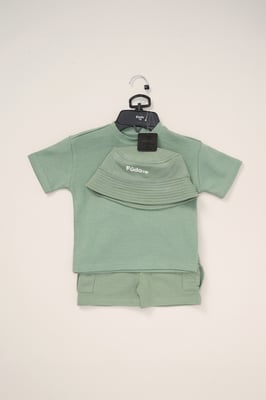 T-Shirt, Shorts and Bucket Hat