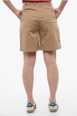 Dubbelveckade stretchiga bomullsshorts med bälteshällor i beige
