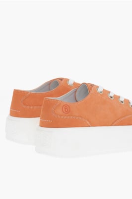 MM6 Låga Sneakers i Mocka med Kontrastplattform 5,5 cm i Orange
