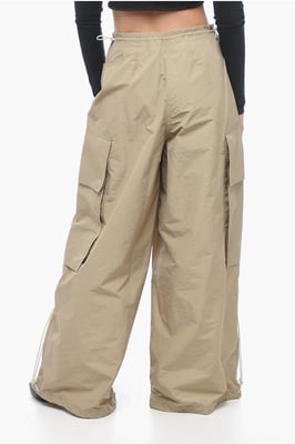 Beige cargobyxor med vida ben och PARACHUTE-krage