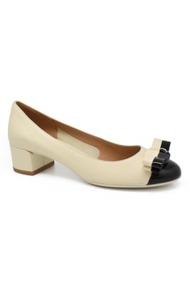 Salvatore Ferragamo Eva Leathe schaarpen Beige