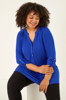 Curve Buttoned Stretch Top
