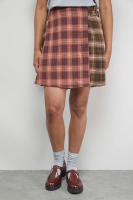 Mixed Check Buckle Side Pleat Awkward Length Skirt