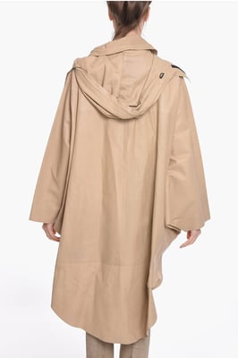 Beige läderregnjacka med fladdermusärm