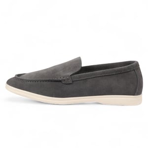 Slitstarka grå slip-on loafers med vadderad innersula för män
