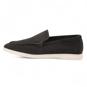 Slitstarka svarta slip-on loafers med vadderad innersula för män