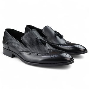 Svarta herrloafers med tofs och eleganta slip-on-skor